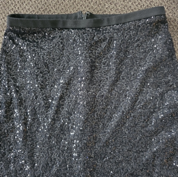 Bebe Skirt Women Sz 8 Black Sparkly Sequins Cocktail Midi Slit Back Summer - Picture 5 of 13